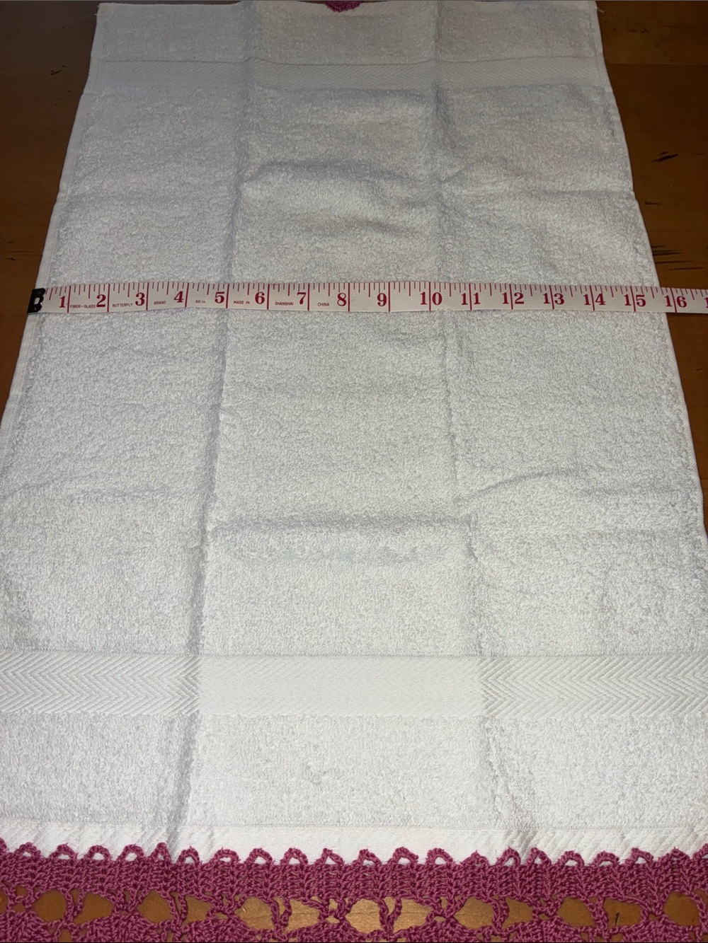 VINTAGE BATH TOWEL (NWOT) With Handmade Crocheted Pink Trim at the bottom. Nice! - Picture 7 of 12